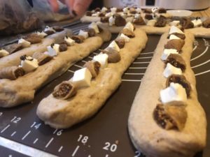 11/4-5 木曜パンの日/金曜ドカンッ